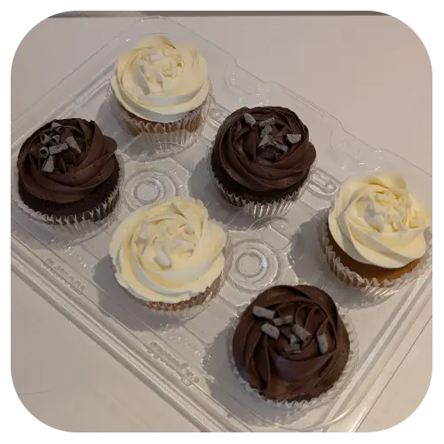 6 Cupcakes Réguliers (Vanille-Vanille, Vanille-Vanille, Vanille-Vanille, Vanille-Vanille, Vanille-Vanille, Vanille-Vanille)